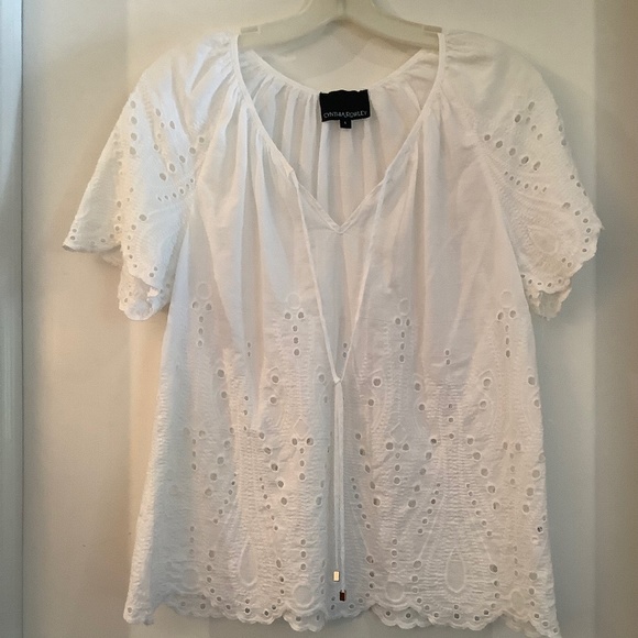 Cute eyelet summer top! - Picture 2 of 5